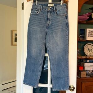 Abercrombie Curve Love Ultra High Rise Ankle Straight Jean in Medium Wash